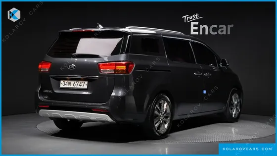KIA CARNIVAL 9-SEATER PRESTIGE