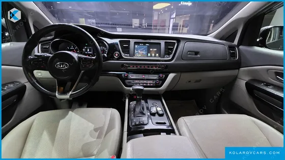 KIA CARNIVAL 9-SEATER PRESTIGE