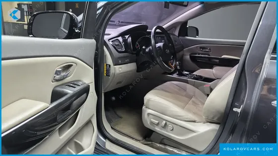 KIA CARNIVAL 9-SEATER PRESTIGE