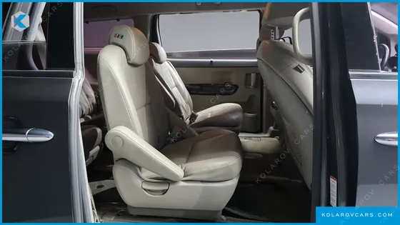 KIA CARNIVAL 9-SEATER PRESTIGE