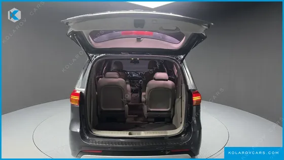 KIA CARNIVAL 9-SEATER PRESTIGE