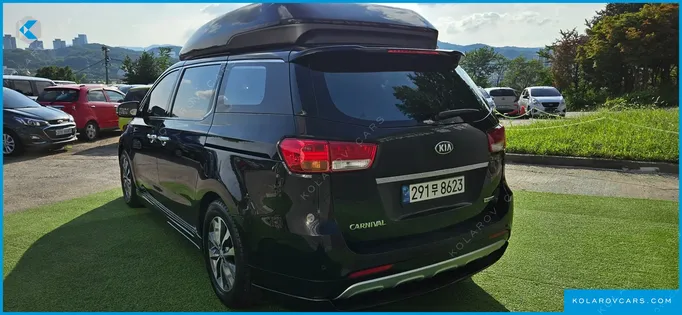KIA CARNIVAL 9-SEATER HI-LIMOUSINE