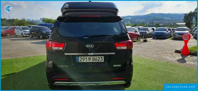 KIA CARNIVAL 9-SEATER HI-LIMOUSINE