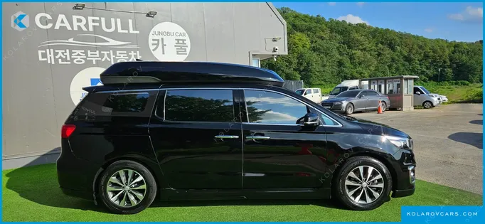 KIA CARNIVAL 9-SEATER HI-LIMOUSINE