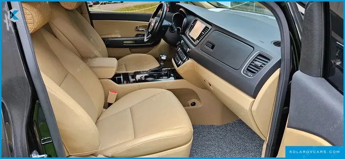 KIA CARNIVAL 9-SEATER HI-LIMOUSINE