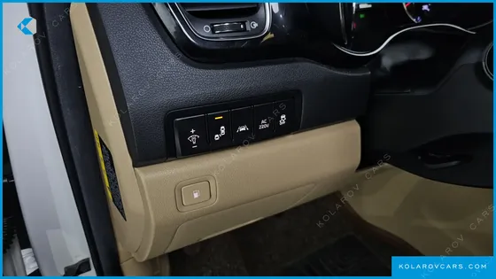 KIA CARNIVAL 9-SEATER HI-LIMOUSINE