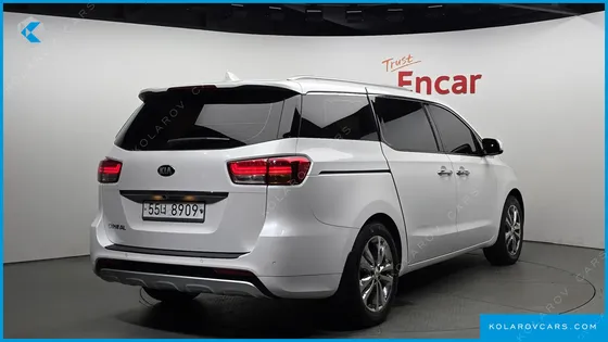 KIA CARNIVAL 9-SEATER NOBLESSE