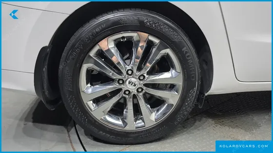KIA CARNIVAL 9-SEATER NOBLESSE