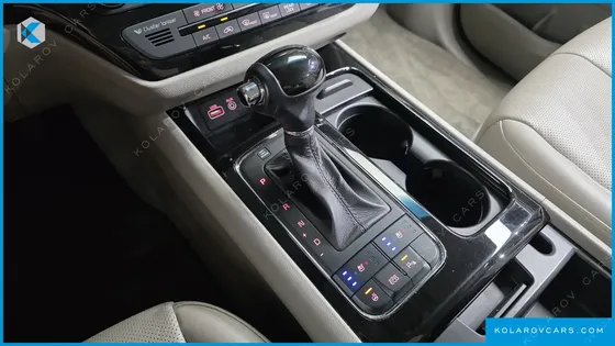 KIA CARNIVAL 9-SEATER NOBLESSE