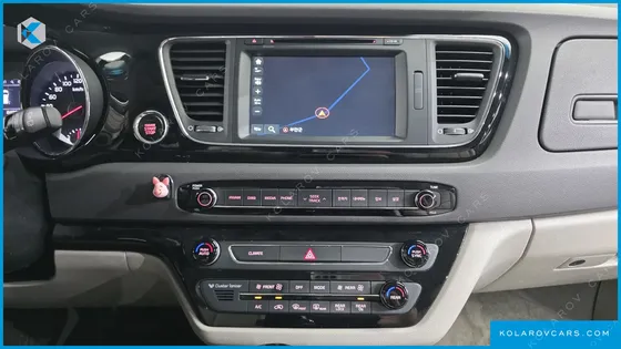 KIA CARNIVAL 9-SEATER NOBLESSE