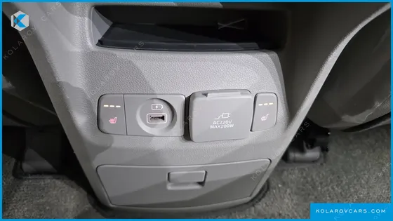 KIA CARNIVAL 9-SEATER NOBLESSE