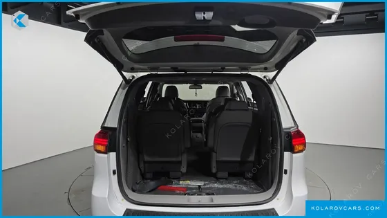 KIA CARNIVAL 9-SEATER NOBLESSE