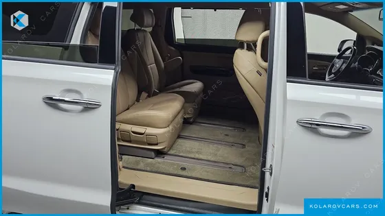 KIA CARNIVAL 7-SEATER LIMOUSINE