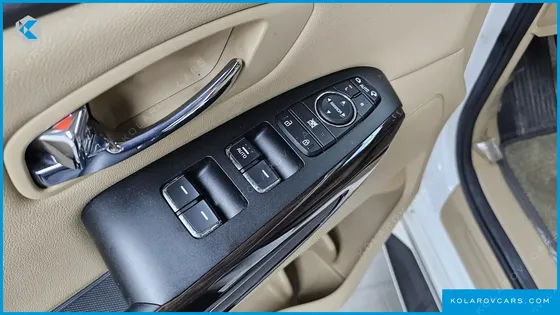 KIA CARNIVAL 7-SEATER LIMOUSINE