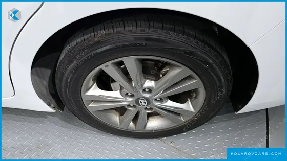 HYUNDAI ELANTRA (AVANTE) 1.6 E-VGT SMART