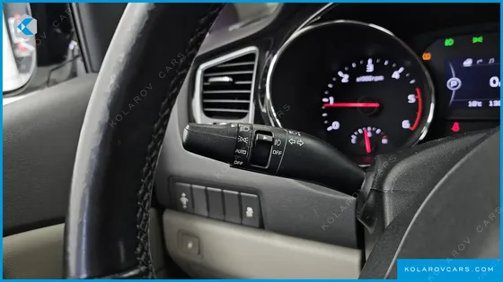 KIA CARNIVAL 11-SEATER PRESTIGE
