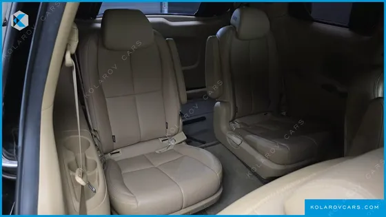 KIA CARNIVAL 9-SEATER HI-LIMOUSINE