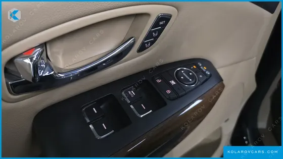 KIA CARNIVAL 9-SEATER HI-LIMOUSINE