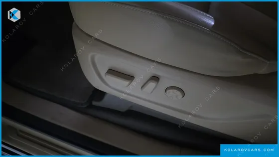 KIA CARNIVAL 9-SEATER HI-LIMOUSINE