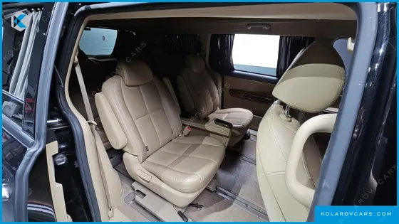 KIA CARNIVAL GASOLINE 9-SEATER HI-LIMOUSINE