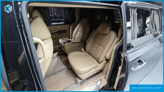 KIA CARNIVAL GASOLINE 9-SEATER HI-LIMOUSINE