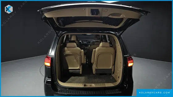 KIA CARNIVAL GASOLINE 9-SEATER HI-LIMOUSINE