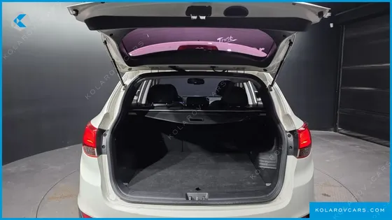 HYUNDAI TUCSON DIESEL 2WD LX20