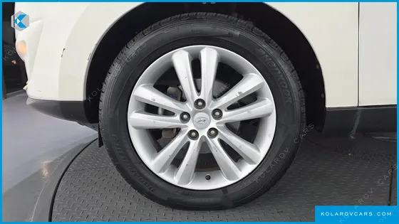 HYUNDAI TUCSON DIESEL 2WD LX20