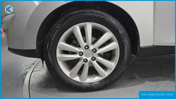 HYUNDAI TUCSON DIESEL 2WD LX20