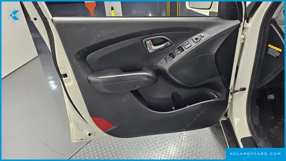 HYUNDAI TUCSON DIESEL 2WD LX20