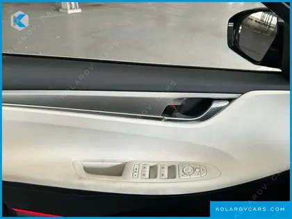 HYUNDAI GRANDEUR LE BLANC