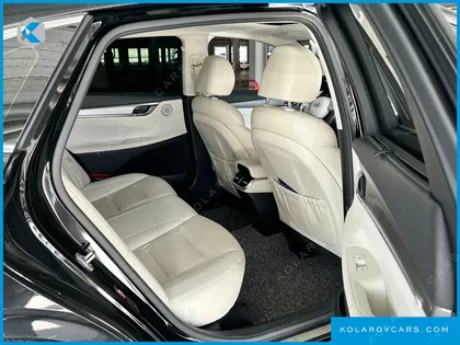 HYUNDAI GRANDEUR LE BLANC