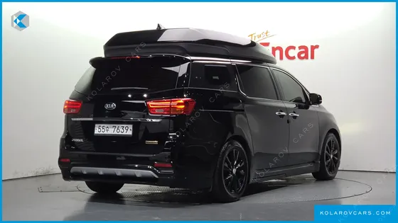KIA CARNIVAL 7-SEATER HI-LIMOUSINE