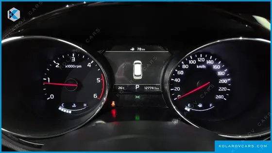 KIA CARNIVAL 7-SEATER HI-LIMOUSINE