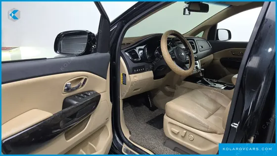 KIA CARNIVAL 7-SEATER HI-LIMOUSINE