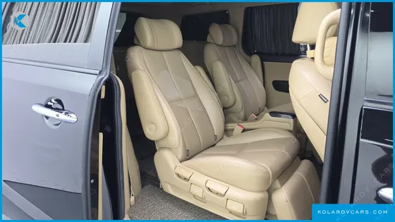 KIA CARNIVAL 7-SEATER HI-LIMOUSINE