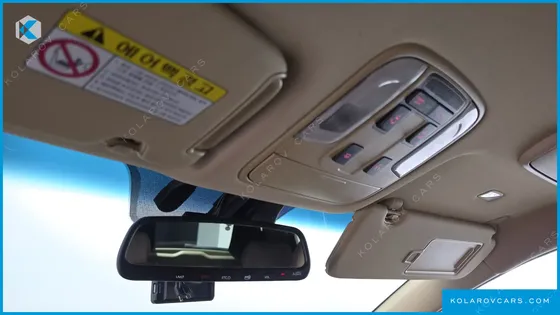 KIA CARNIVAL 7-SEATER HI-LIMOUSINE