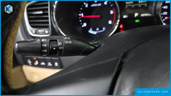 KIA CARNIVAL 7-SEATER HI-LIMOUSINE