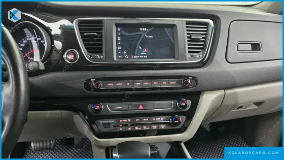 KIA CARNIVAL 9-SEATER PRSTIGE