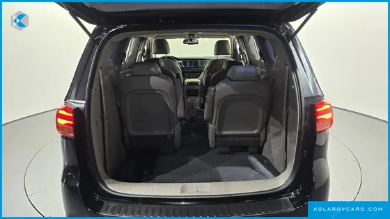 KIA CARNIVAL 9-SEATER PRSTIGE