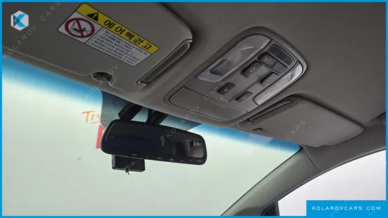 KIA CARNIVAL 9-SEATER PRSTIGE