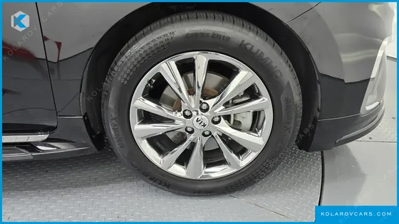 KIA CARNIVAL 9-SEATER PRSTIGE