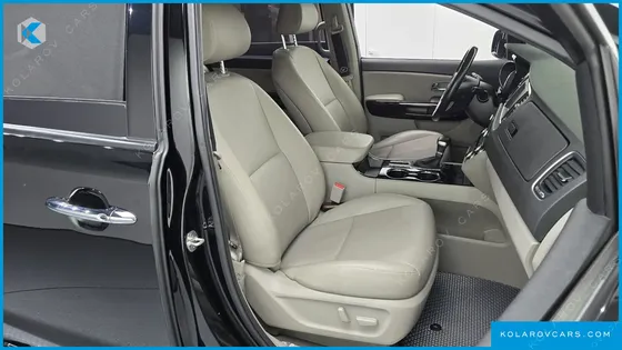 KIA CARNIVAL 9-SEATER PRSTIGE