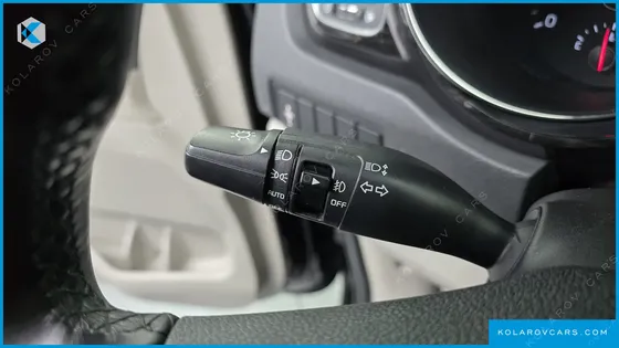KIA CARNIVAL 9-SEATER PRSTIGE