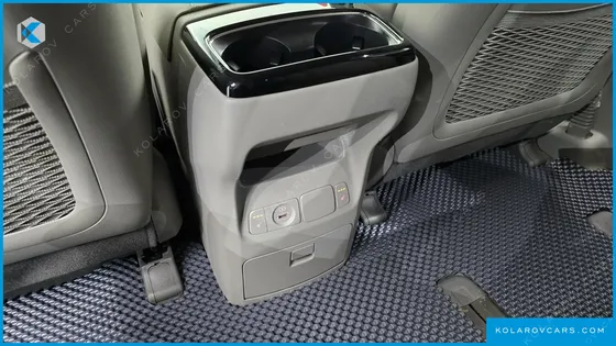 KIA CARNIVAL 9-SEATER PRSTIGE