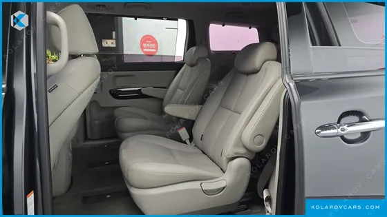 KIA CARNIVAL 9-SEATER NOBLESSE
