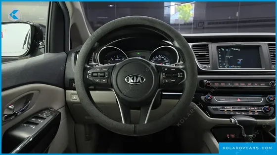 KIA CARNIVAL 9-SEATER NOBLESSE