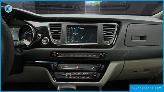 KIA CARNIVAL 9-SEATER NOBLESSE