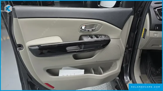 KIA CARNIVAL 9-SEATER NOBLESSE