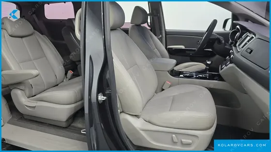 KIA CARNIVAL 9-SEATER NOBLESSE